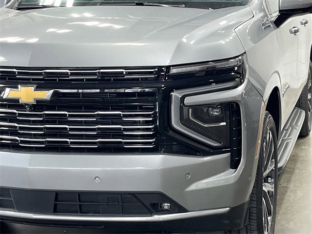 New 2025 Chevrolet Suburban High Country image 8