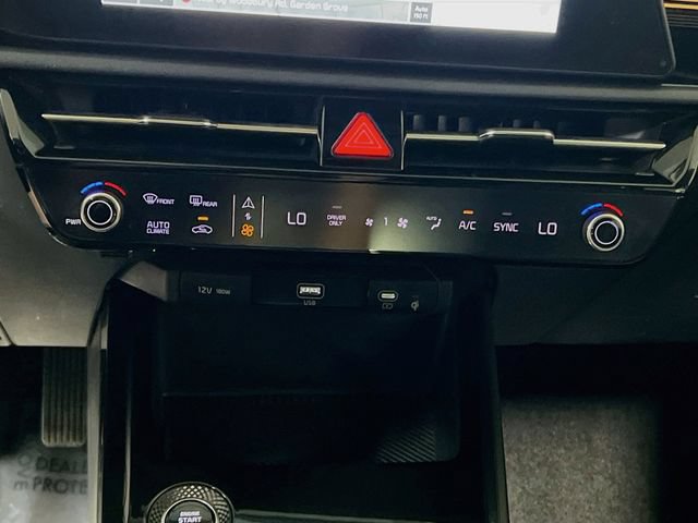 Certified 2023 Kia Niro EX FWD image 16