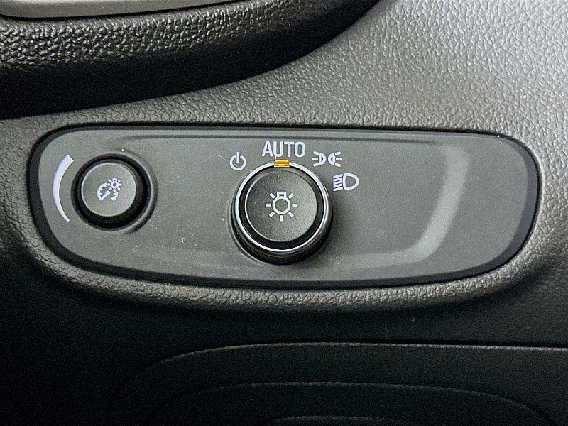 Used 2019 Chevrolet Trax LT w/ LT Convenience Package image 10