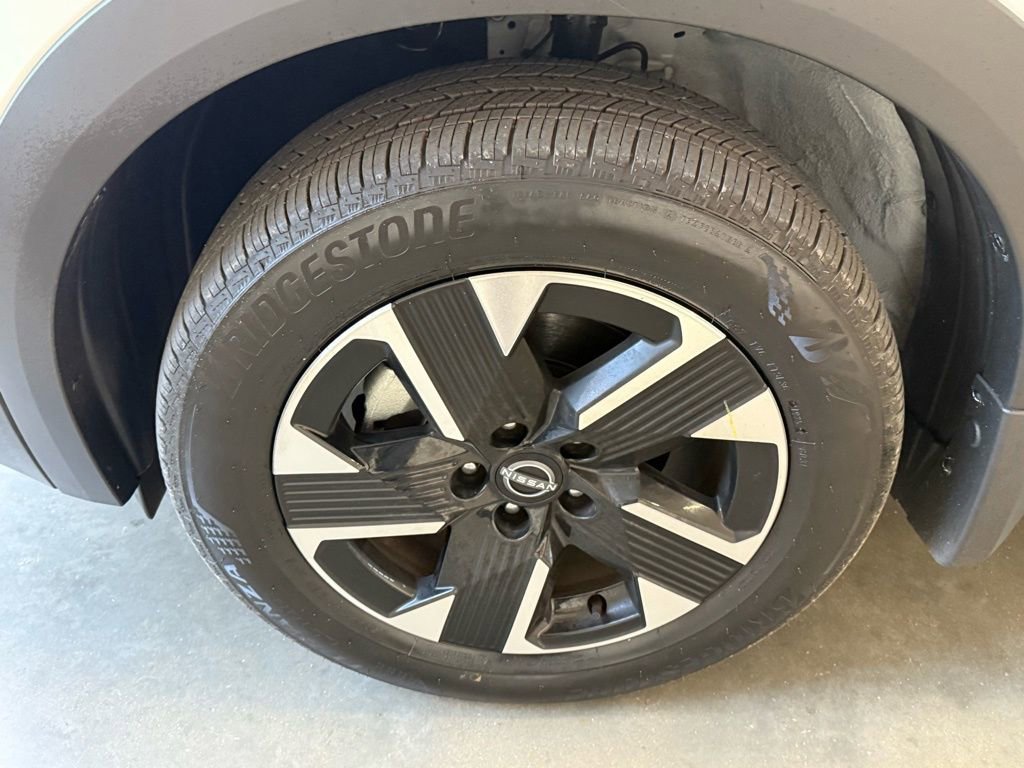 Used 2025 Nissan Kicks SR image 14