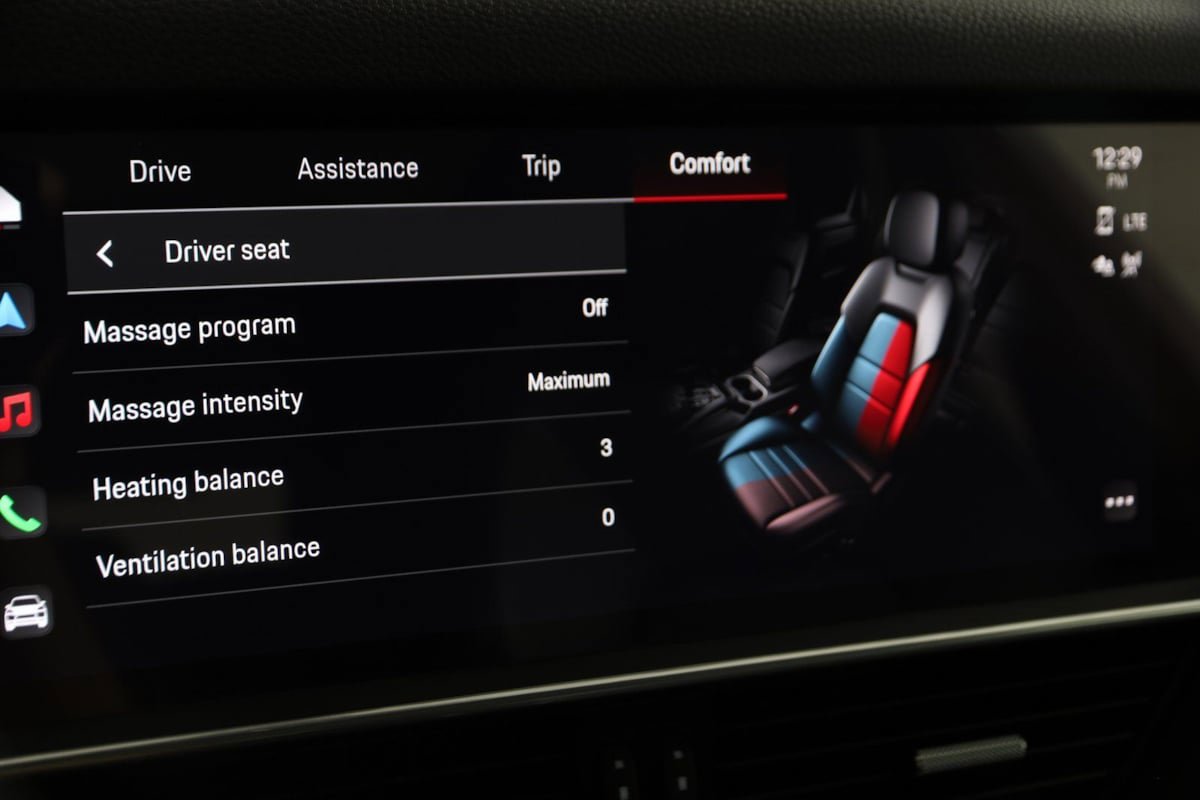 Used 2023 Porsche Cayenne Coupe image 10
