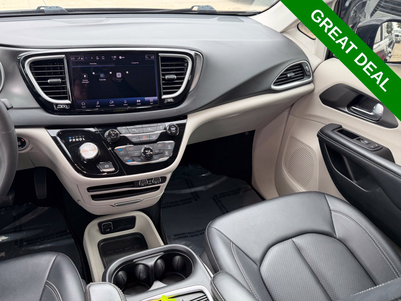 Used 2024 Chrysler Pacifica Touring-L FWD image 17