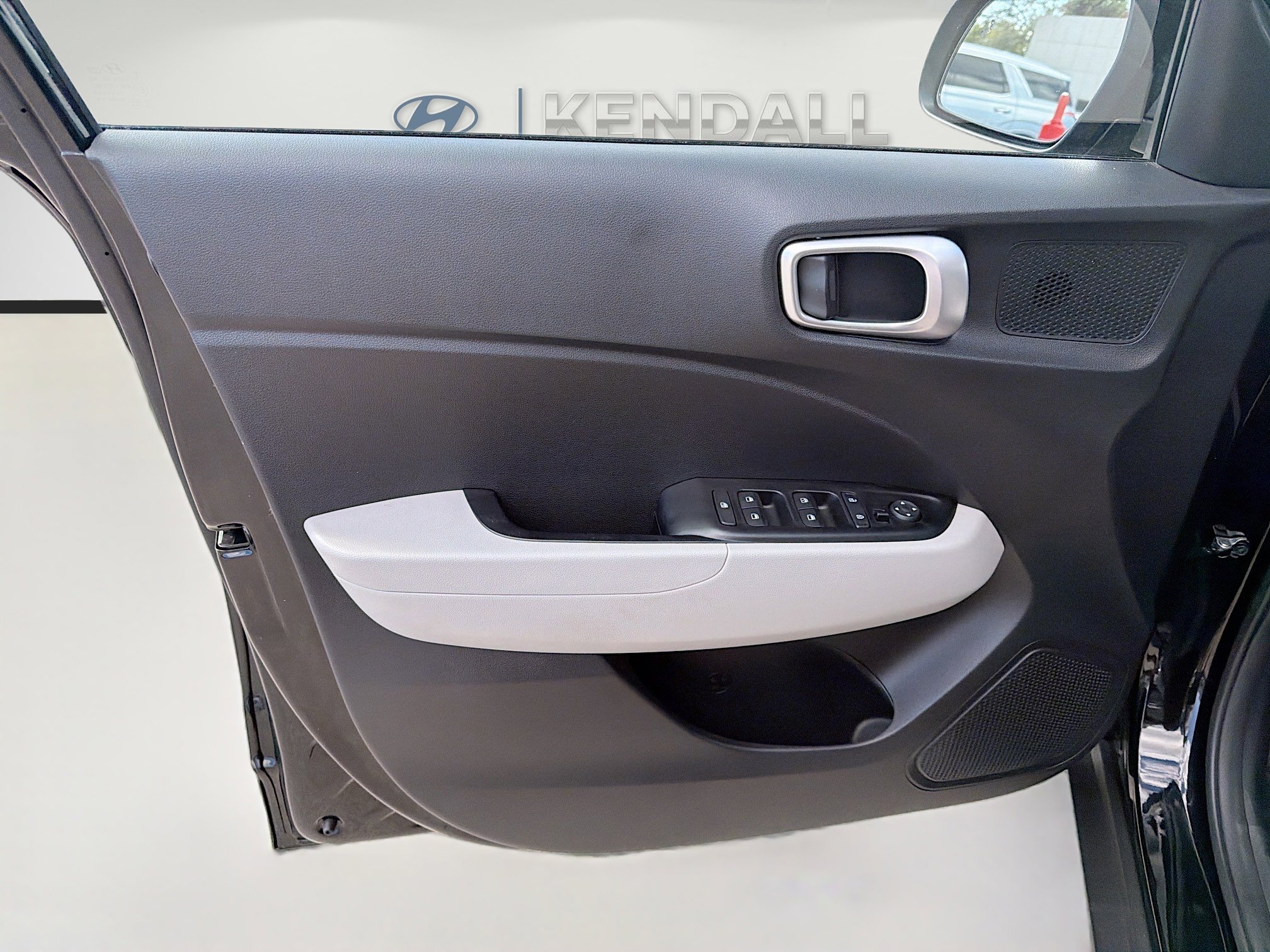 Used 2022 Hyundai Venue SEL image 17