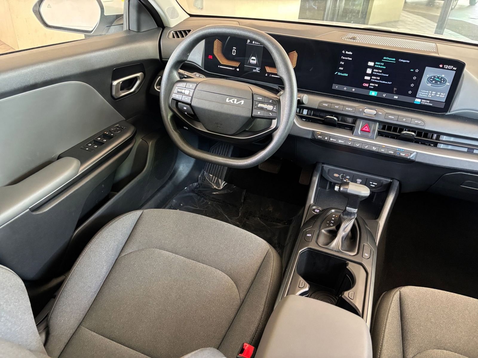 Used 2025 Kia K4 FWD image 33
