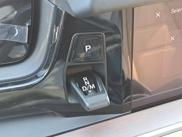 New 2025 Porsche Cayenne GTS image 36