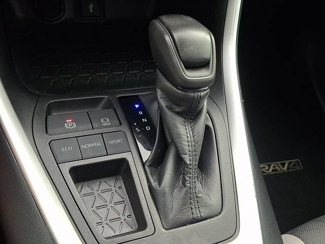 Certified 2021 Toyota RAV4 XLE FWD image 18