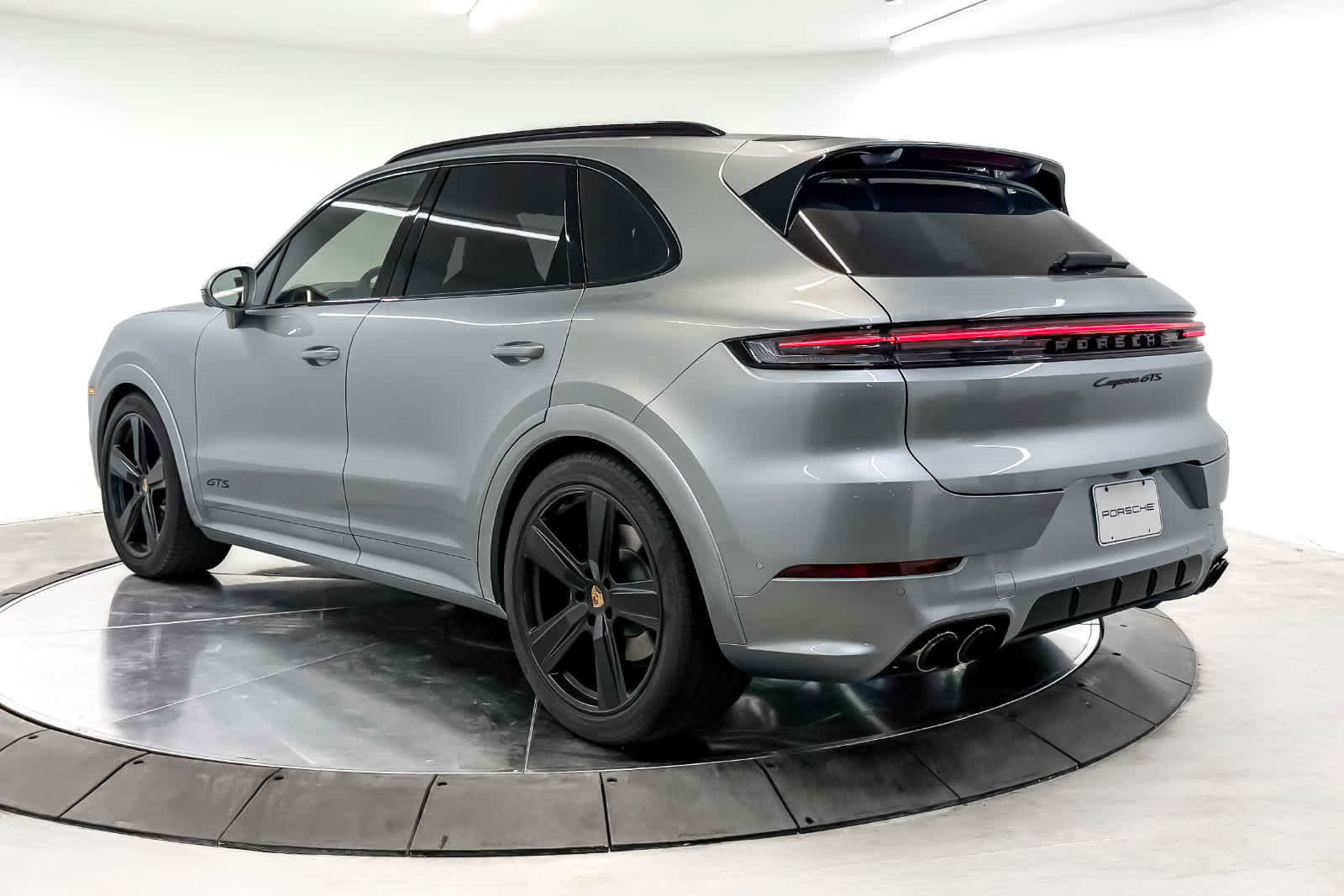 New 2026 Porsche Cayenne GTS AWD/4WD image 3