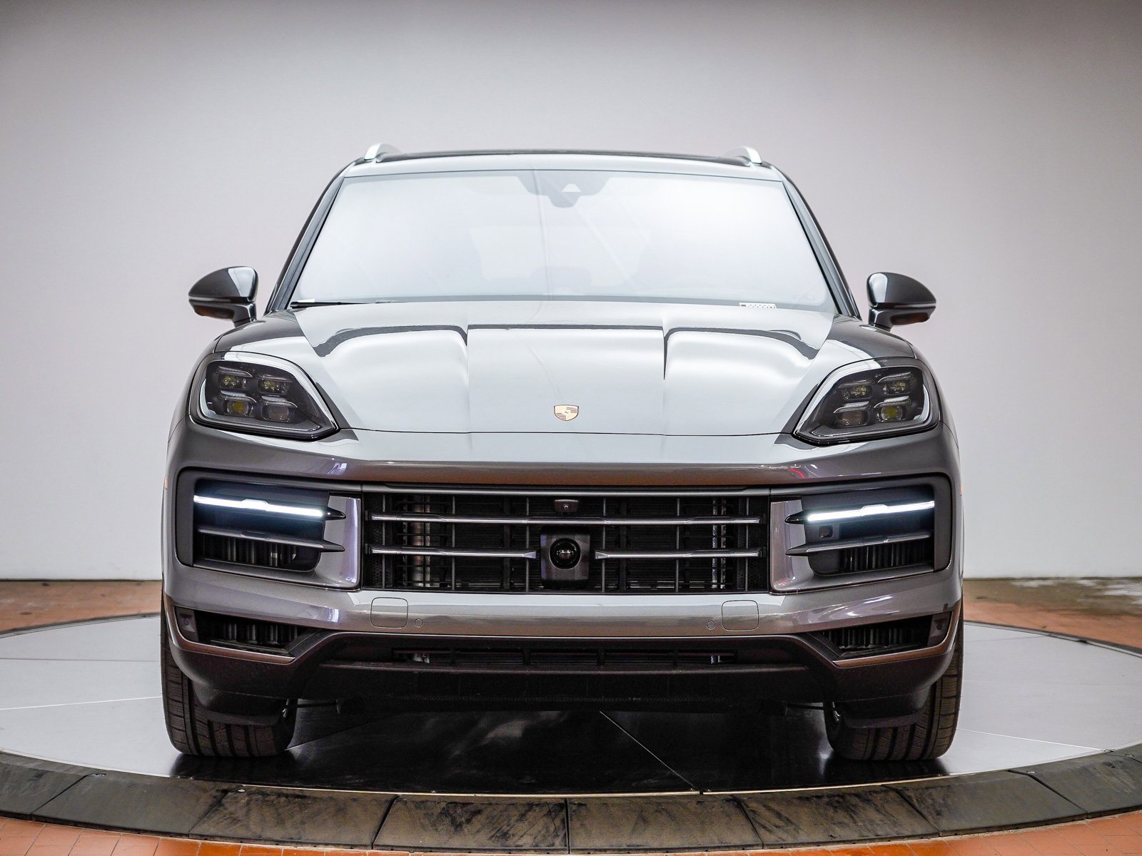 Certified 2025 Porsche Cayenne E-Hybrid image 6