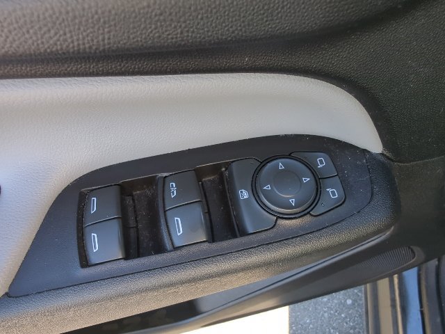 Used 2019 Chevrolet Equinox LS w/ LS Convenience Package AWD/4WD image 13