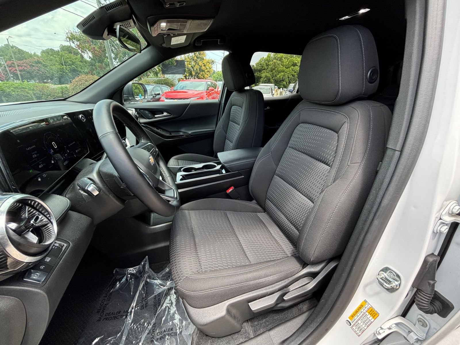 Used 2025 Chevrolet Equinox LT FWD image 31