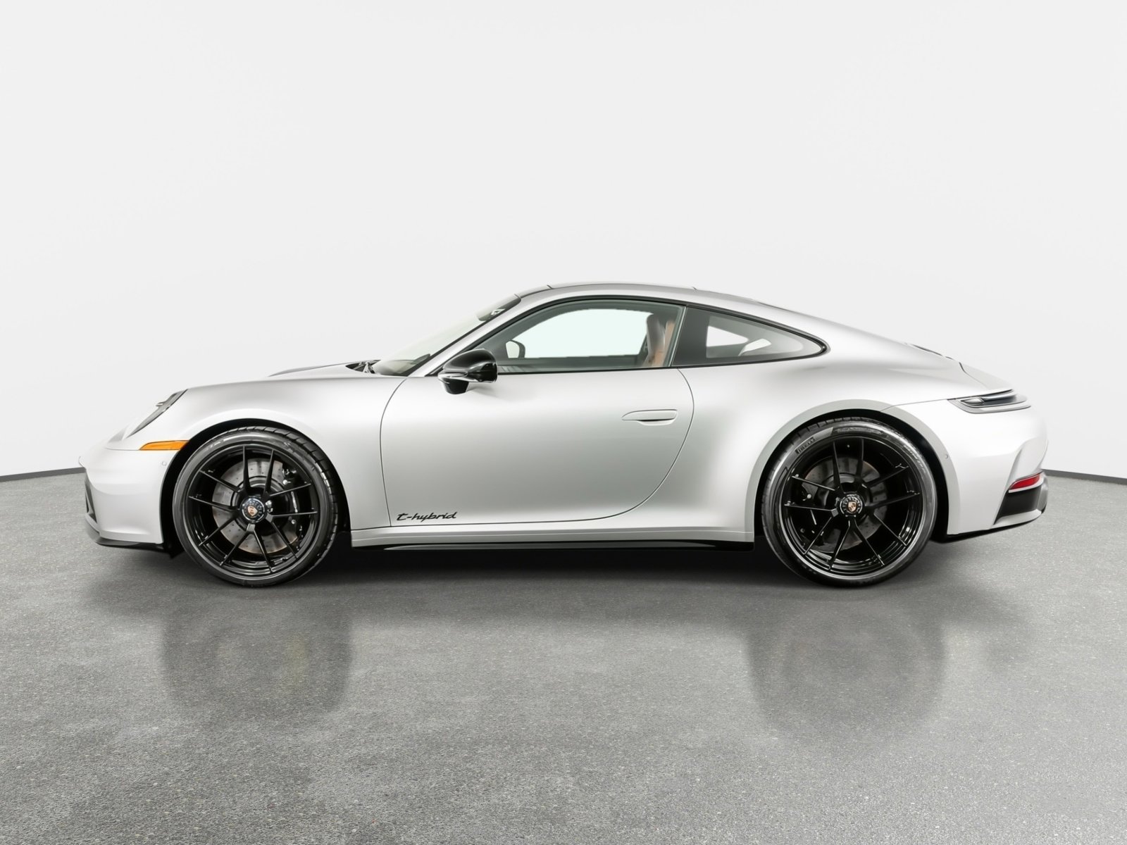 Used 2026 Porsche 911 Carrera 4 GTS AWD/4WD image 16