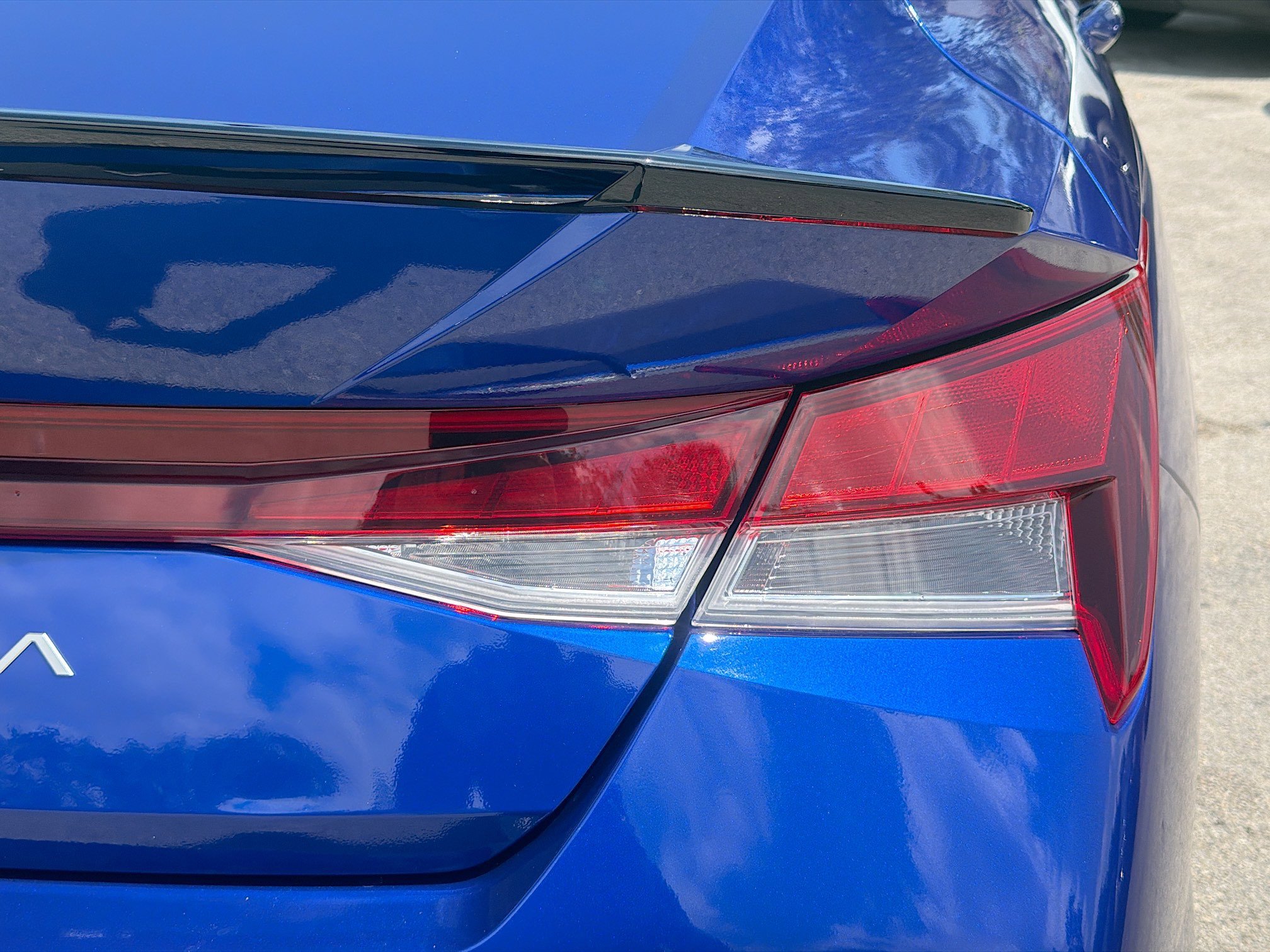 Used 2025 Hyundai Elantra Sport FWD image 25