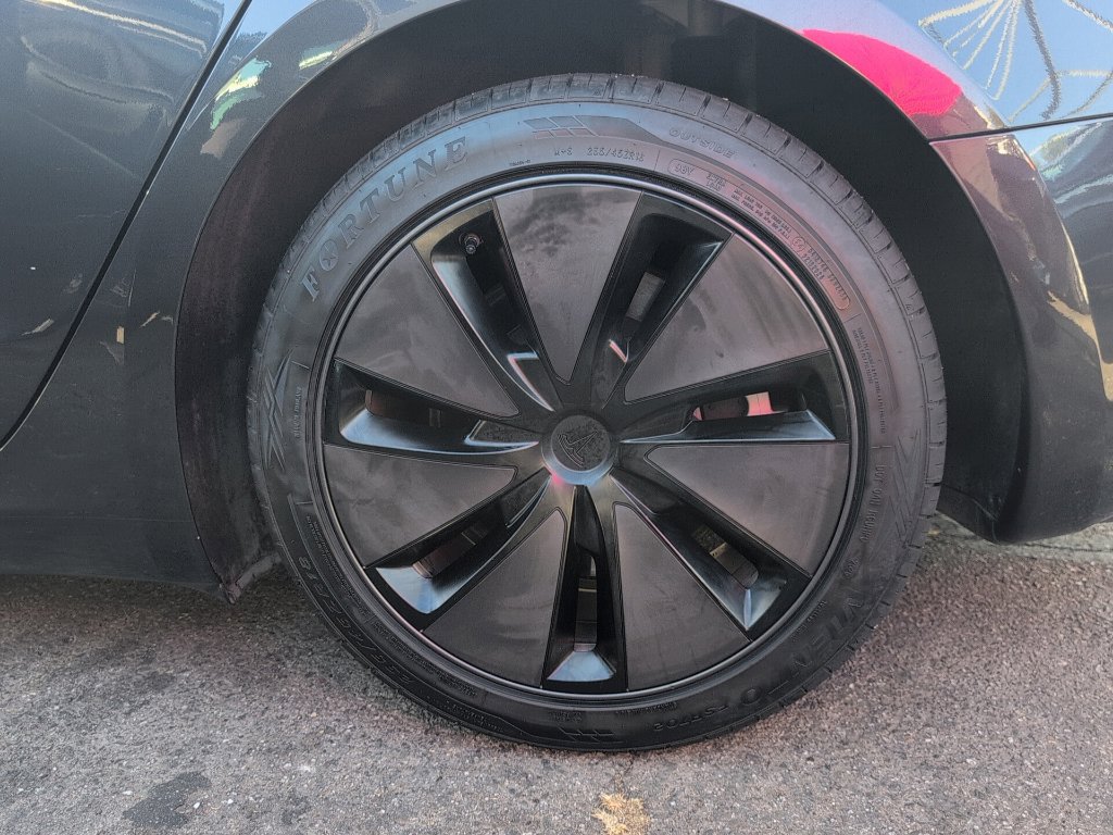 Used 2024 Tesla Model 3 Standard Range RWD image 8