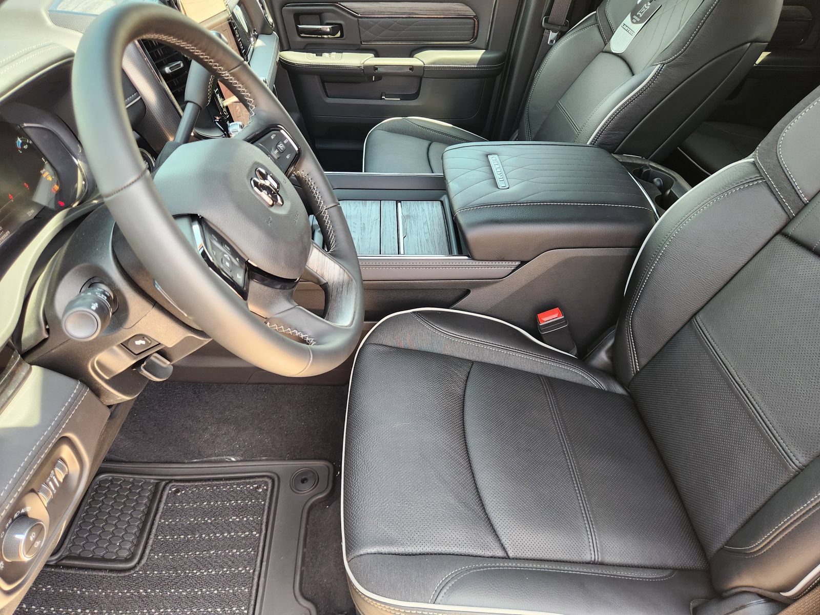 New 2026 RAM 3500 Limited AWD/4WD image 12