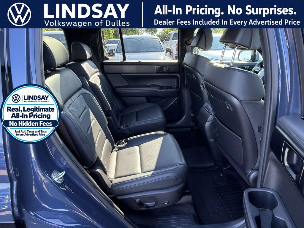 Used 2025 Hyundai Santa Fe Calligraphy AWD/4WD image 13