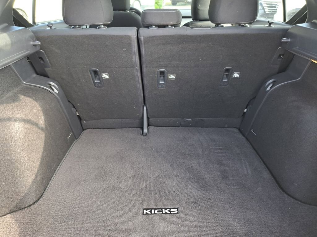 Used 2019 Nissan Kicks S image 25