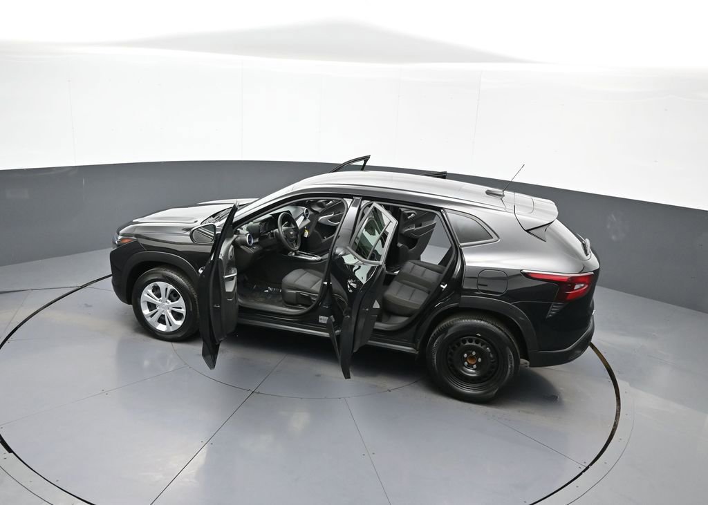 Used 2024 Chevrolet Trax LS w/ Driver Confidence Package image 43