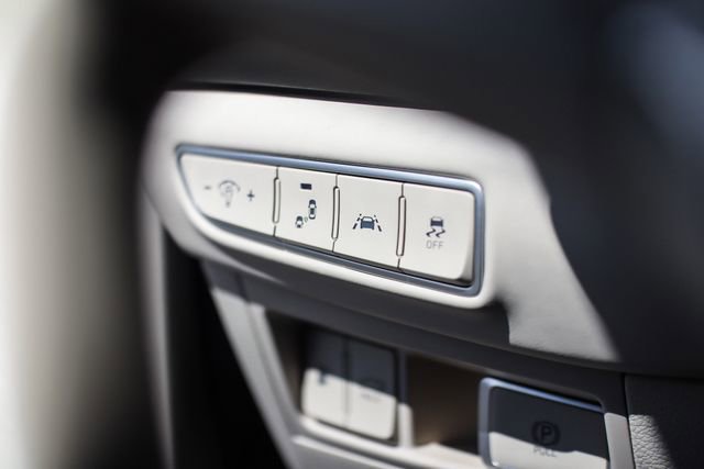 Used 2020 Genesis G90 3.3T Premium image 23