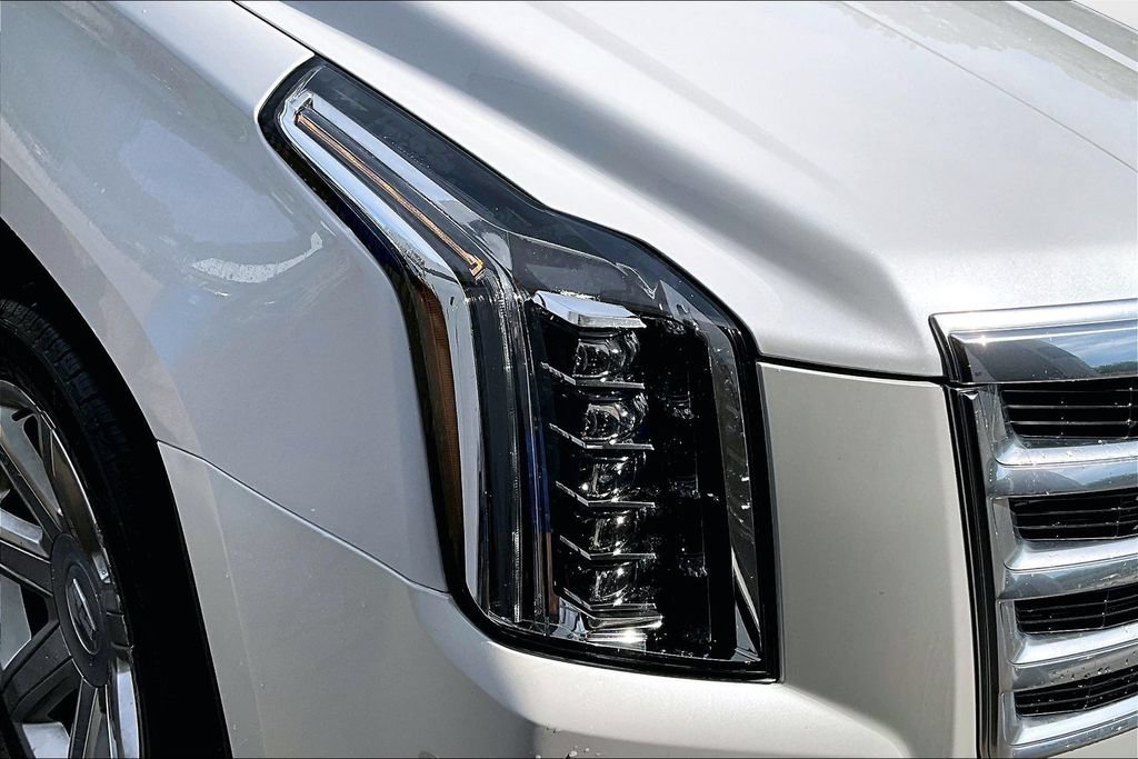 Used 2017 Cadillac Escalade ESV Luxury AWD/4WD image 33