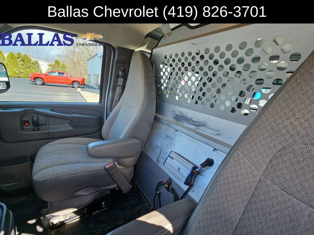 Used 2014 Chevrolet Express 2500 image 19