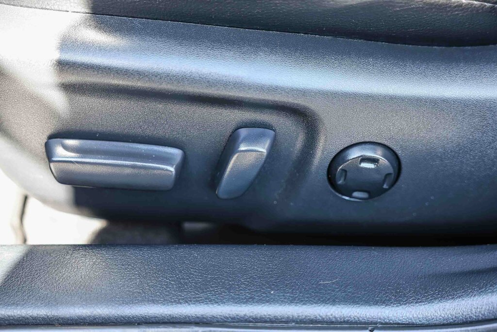 Used 2016 Toyota Avalon XLE Premium FWD image 9