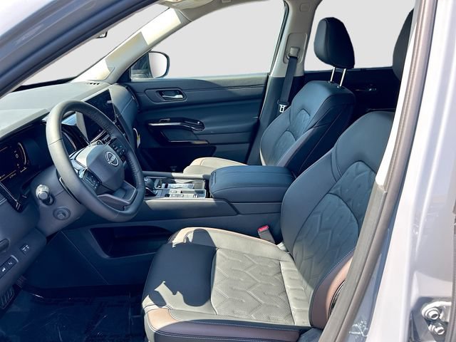New 2026 Nissan Pathfinder Platinum w/ Accent Package FWD image 17