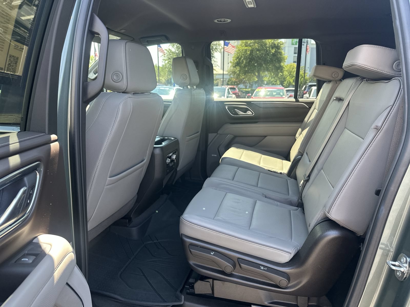 Used 2024 GMC Yukon XL SLT RWD image 31