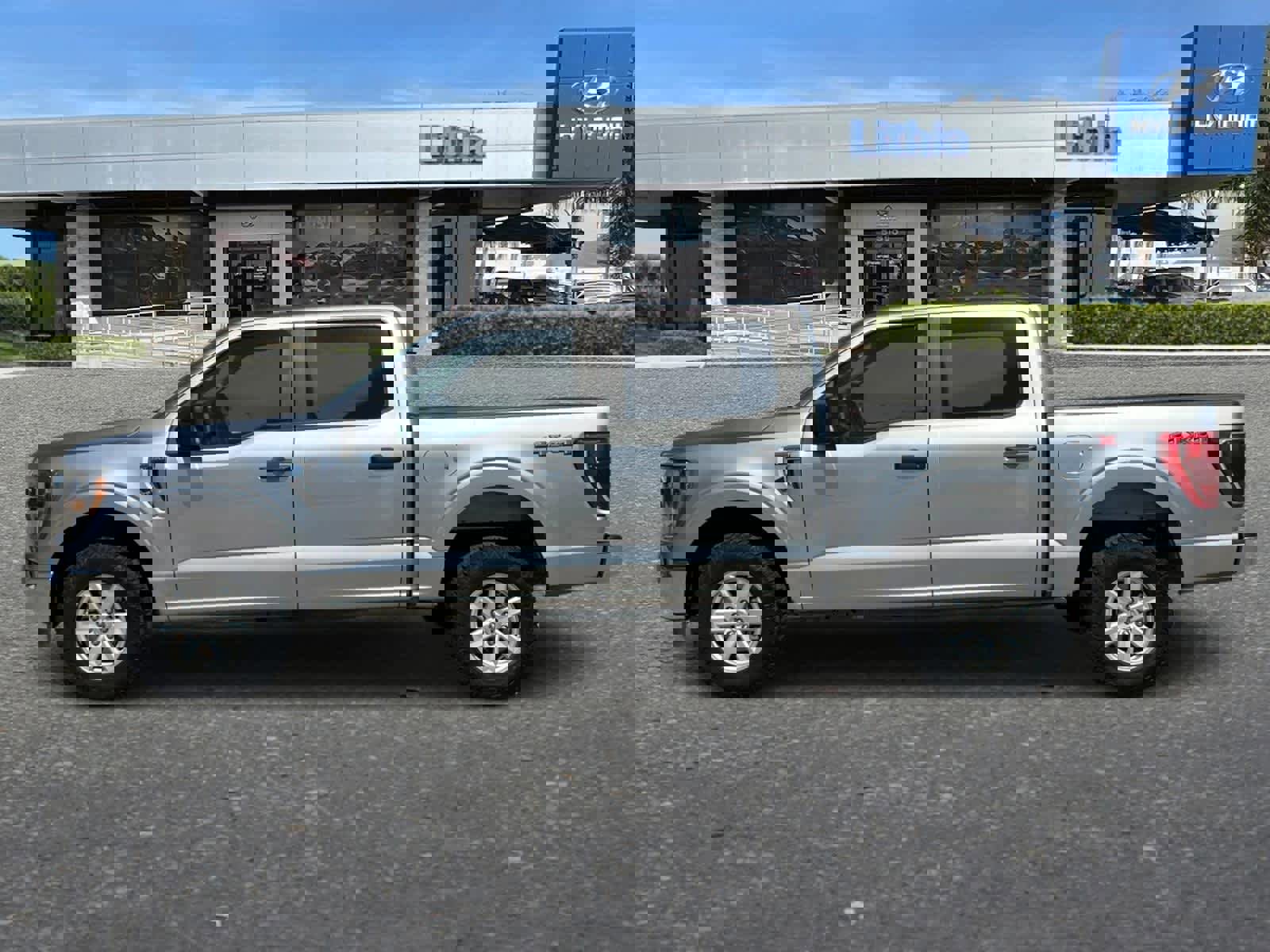 Used 2023 Ford F150 XLT image 5