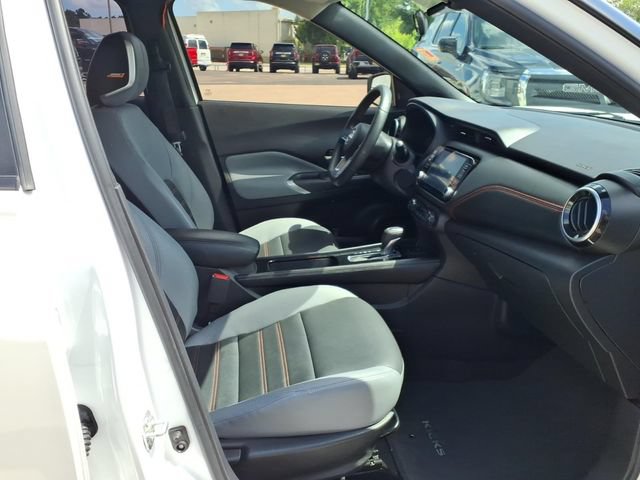 Used 2023 Nissan Kicks SR w/ SR Premium Package FWD image 17