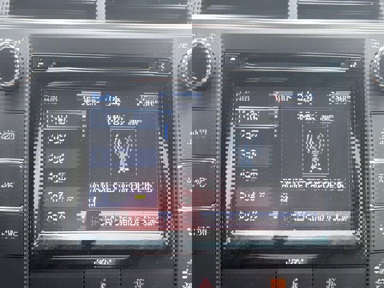 Used 2016 Toyota Camry XLE image 9