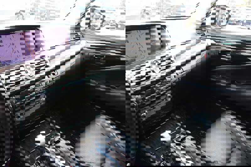 Used 2013 Lexus LS 460 w/ Comfort Pkg image 14