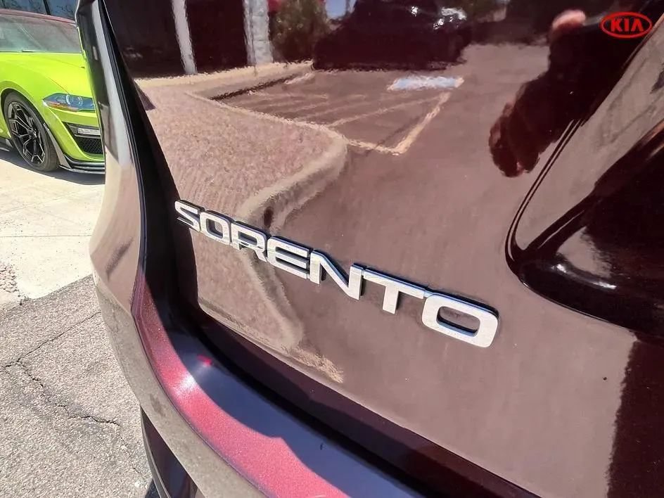 Used 2019 Kia Sorento FWD V6 image 25