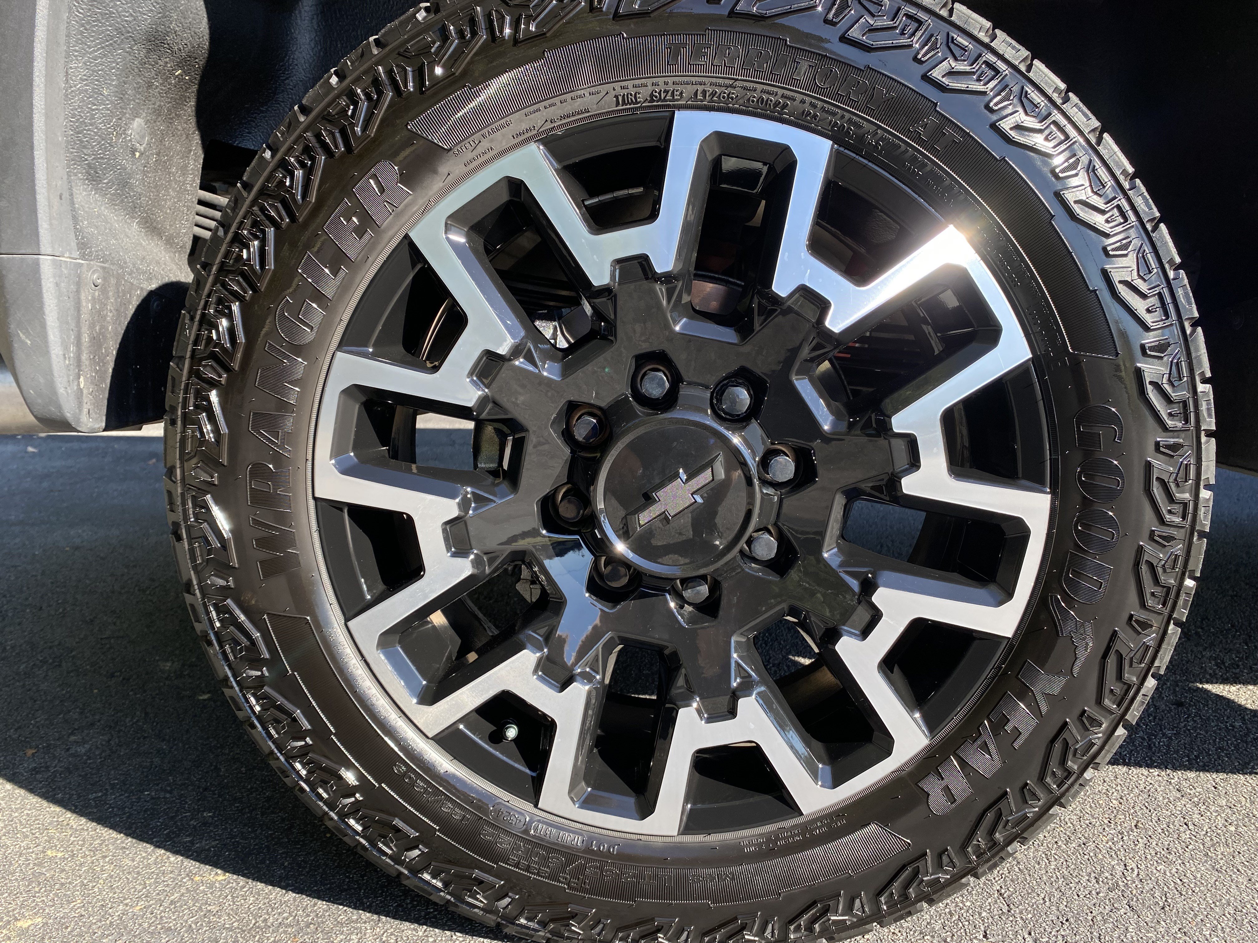 Used 2025 Chevrolet Silverado 2500 LT w/ Safety Package AWD/4WD image 45
