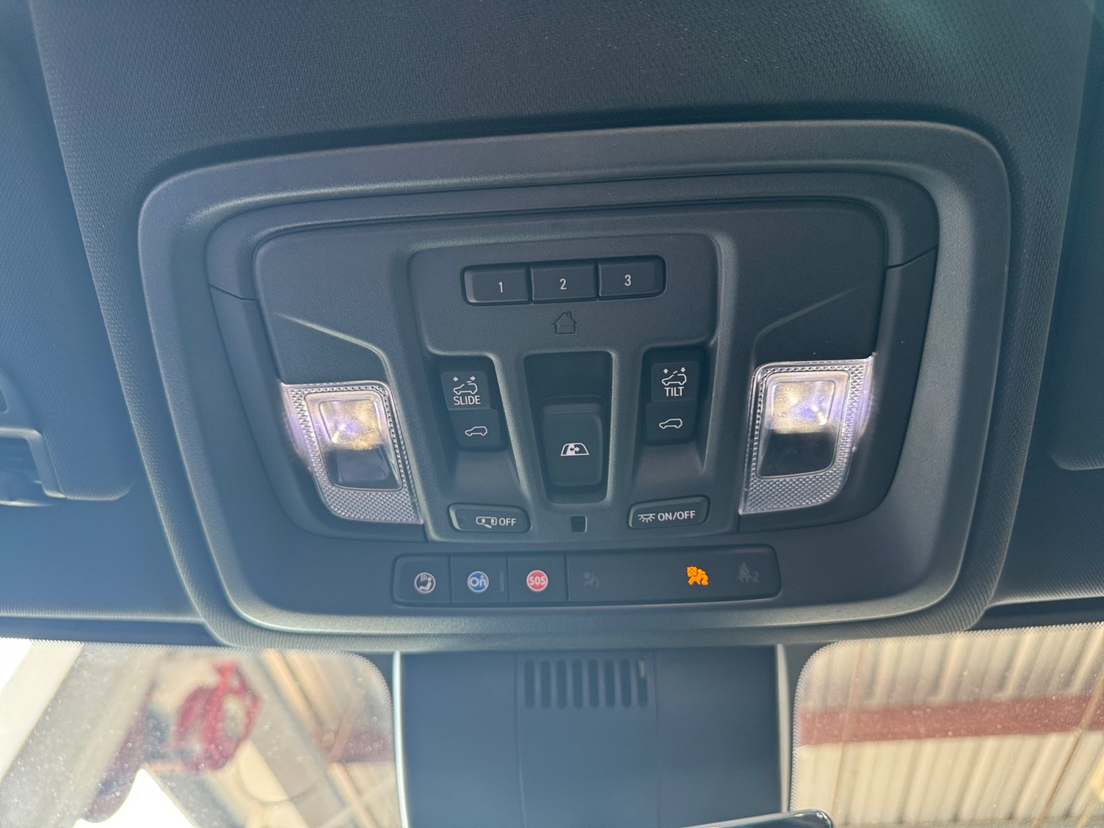 Used 2022 Chevrolet Silverado 1500 ZR2 w/ Technology Package AWD/4WD image 22