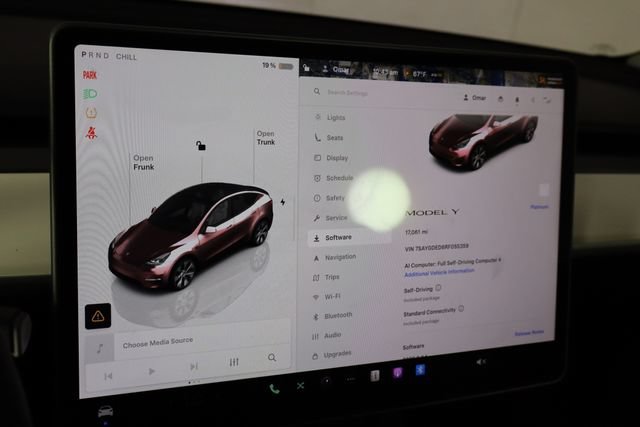 Used 2024 Tesla Model Y Long Range RWD image 32