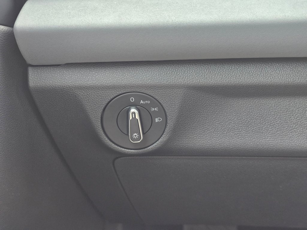 New 2026 Volkswagen Jetta SE FWD image 24