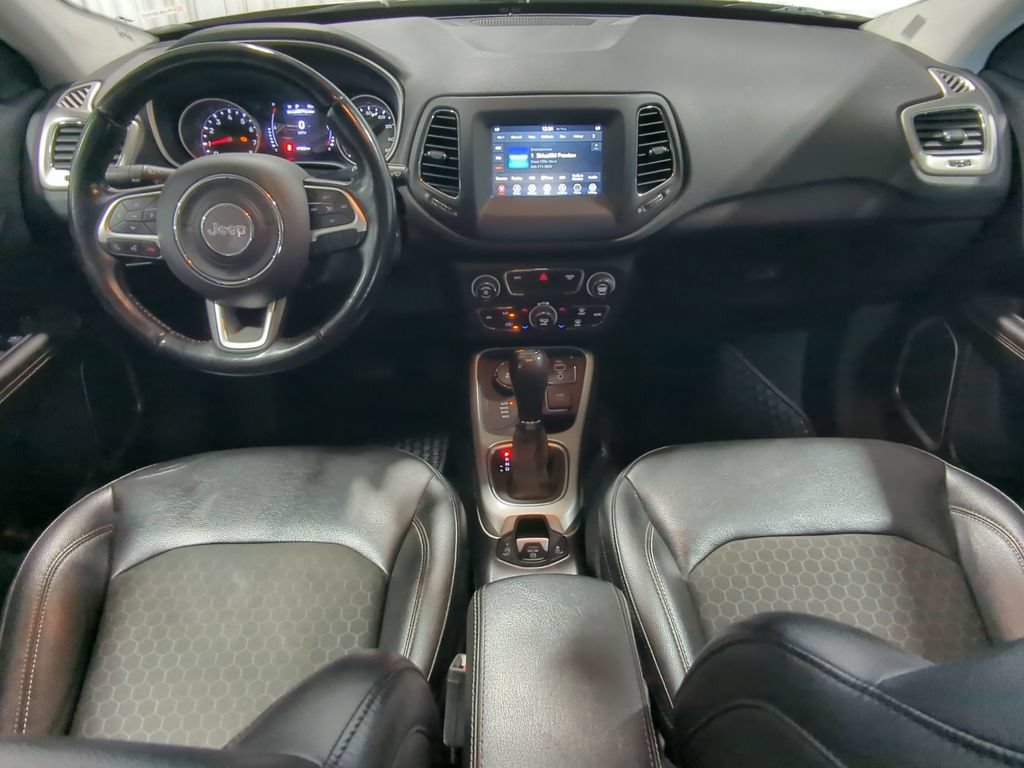 Used 2020 Jeep Compass Latitude w/ Cold Weather Group AWD/4WD image 18