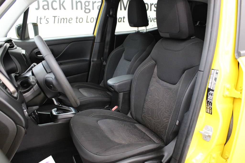 Used 2023 Jeep Renegade Latitude AWD/4WD image 15