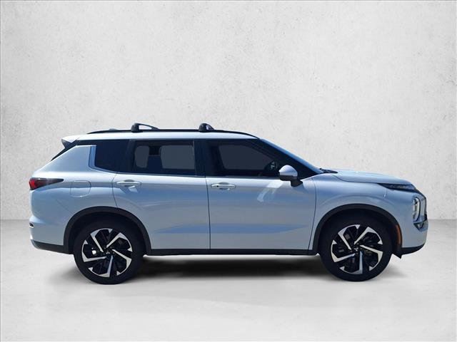 Used 2023 Mitsubishi Outlander SE FWD image 4