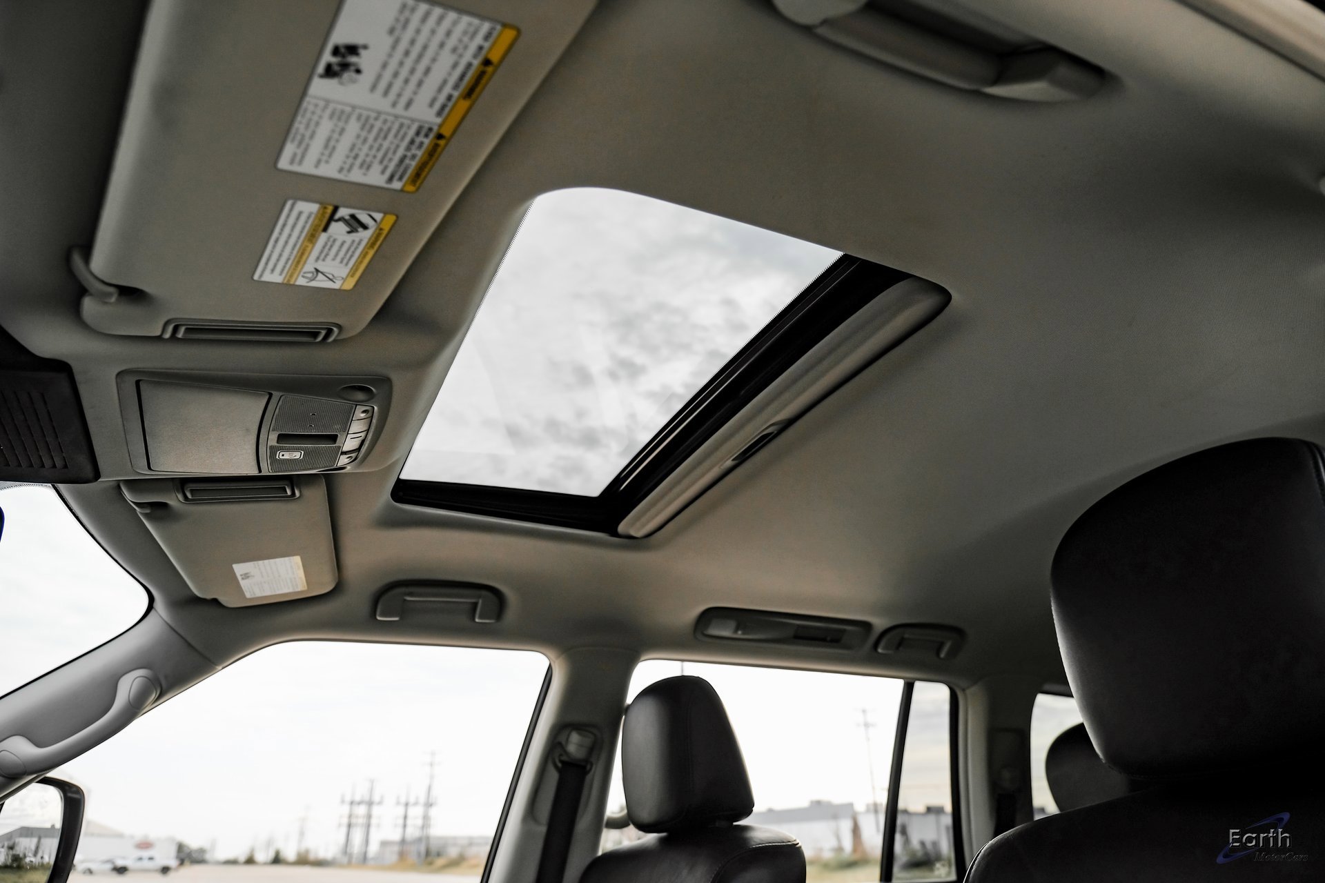 Used 2021 Nissan Armada SL w/ Captain's Chairs Package image 35