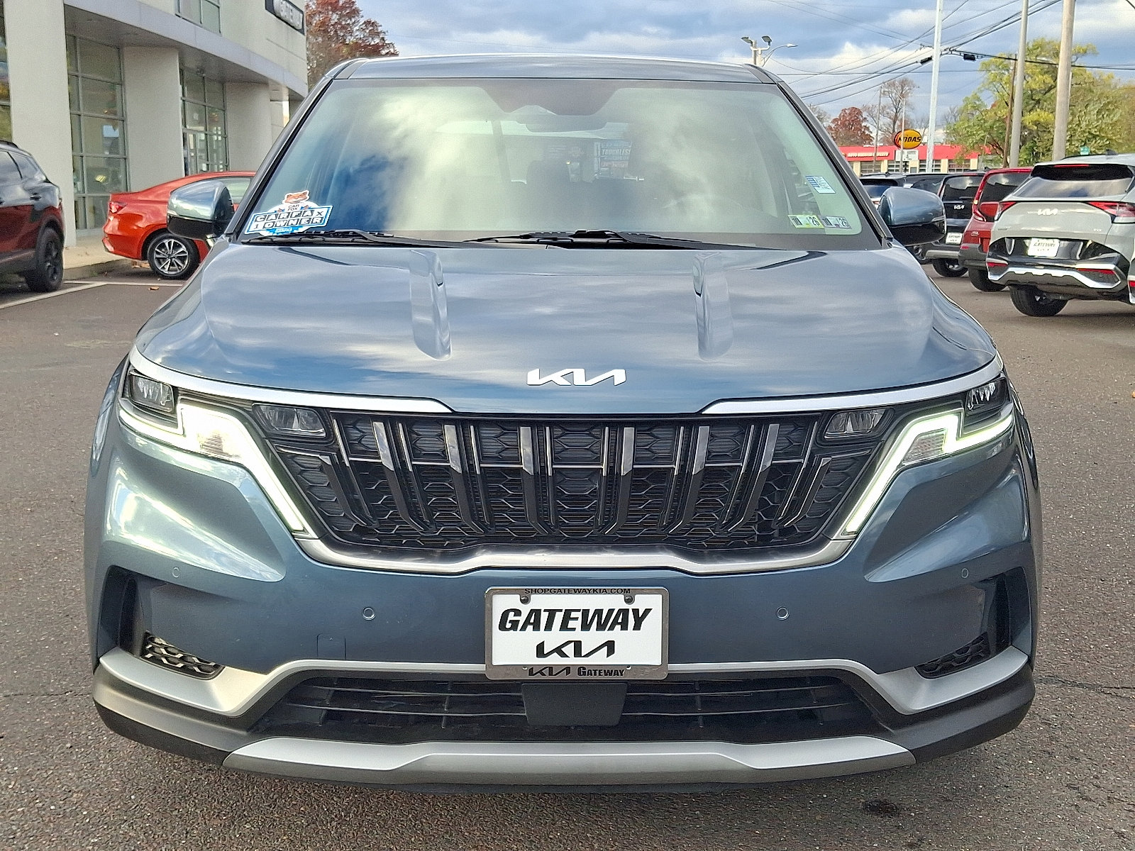 Certified 2023 Kia Carnival EX image 2