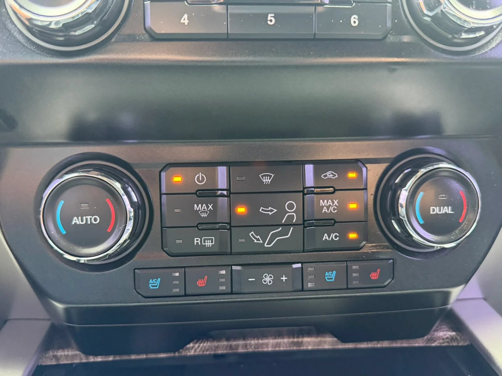 Used 2019 Ford F250 Lariat w/ Chrome Package AWD/4WD image 22