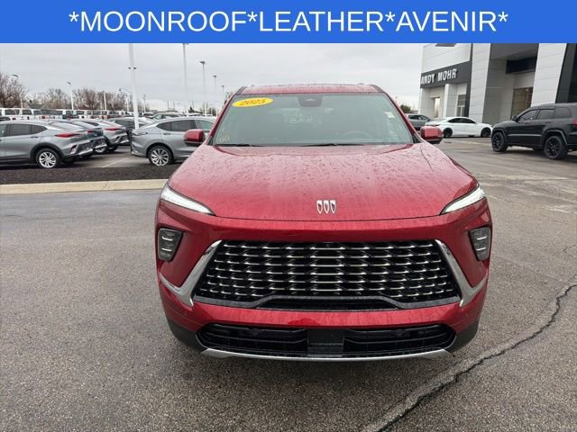 Used 2025 Buick Enclave Avenir AWD/4WD image 4