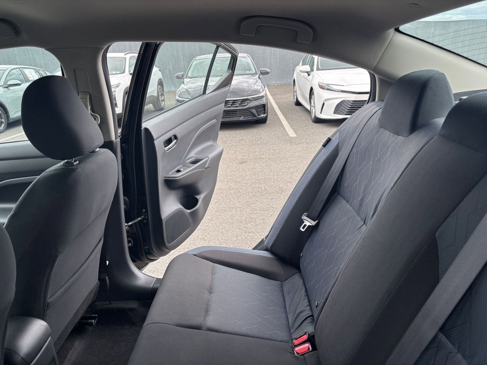 Used 2025 Nissan Versa SV FWD image 37