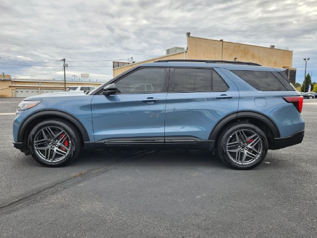 Used 2025 Ford Explorer ST AWD/4WD image 6