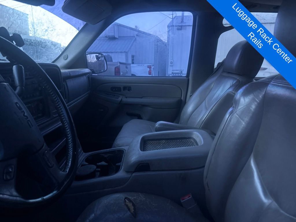 Used 2005 GMC Yukon XL SLT w/ SLT Preferred Equipment Group image 9