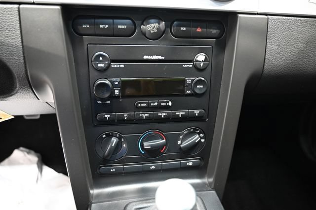 Used 2005 Ford Mustang GT Premium RWD image 16