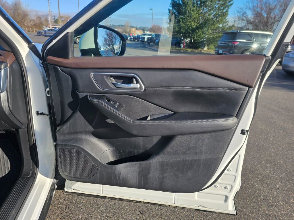 Used 2021 Nissan Rogue SV image 10