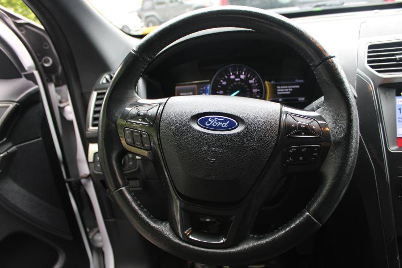 Used 2019 Ford Explorer XLT w/ Equipment Group 201A FWD image 9