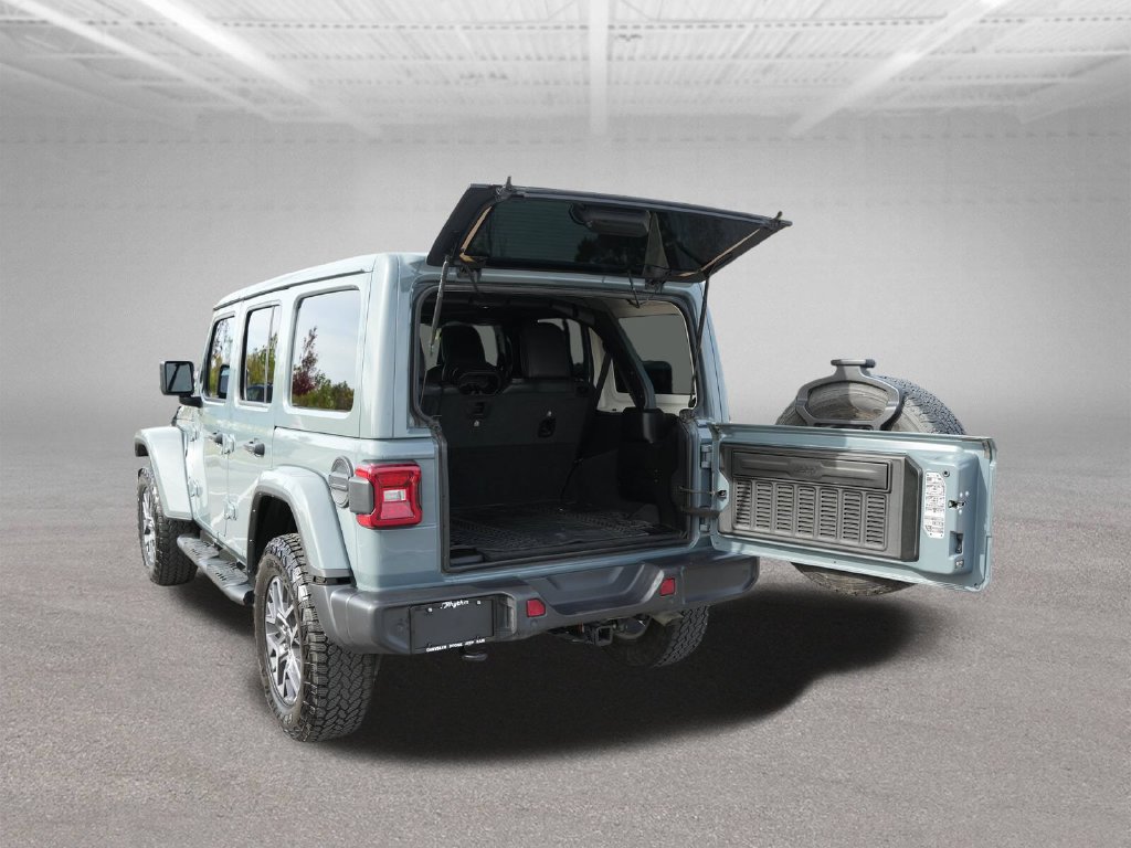 Used 2024 Jeep Wrangler Unlimited Sahara w/ Safety Group AWD/4WD image 18